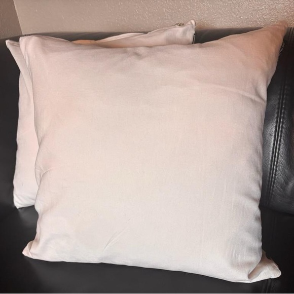 EIGHT-MOON Brand 16x16” pillow set! NWOT
DOWN FILLED, high end pillows! - Picture 6 of 6